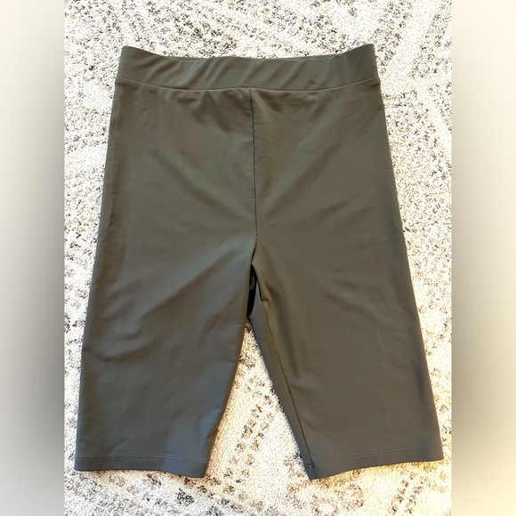 Zara Pants - Zara Biking/Workout Shorts